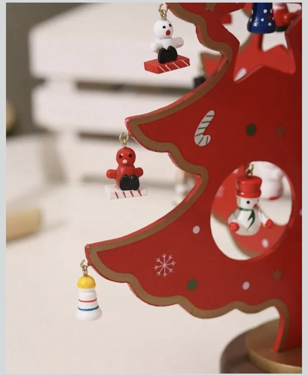 Wooden Christmas Tree Tabletop Decoration, Red and Green Mini Ornaments, Holiday Desktop Display with Star Topper and Snowman Decorations, Traditional Winter Home Decor